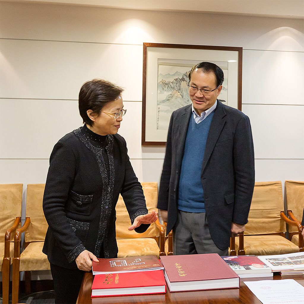 随同王燕文部长一同走访的有省委统战部领导杨勇,周和平,瞿超,马连美
