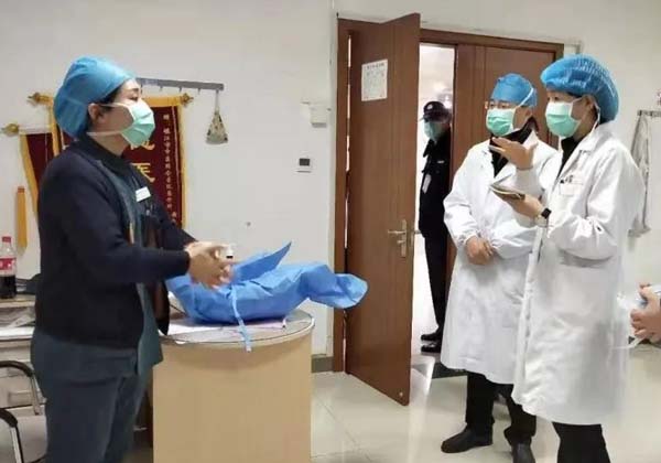 2镇江二院感染与疾病控制部负责人印夏微医生.jpg